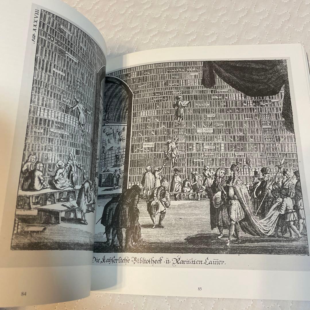 洋書 Naturalia et mirabilia Adalgisa Lugli