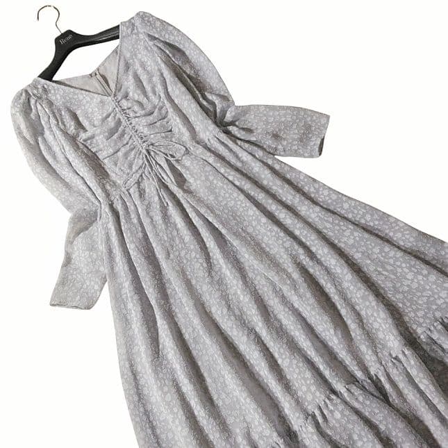 ジルスチュアート 総柄 ロングワンピース グレー フレア 長袖 ティアード