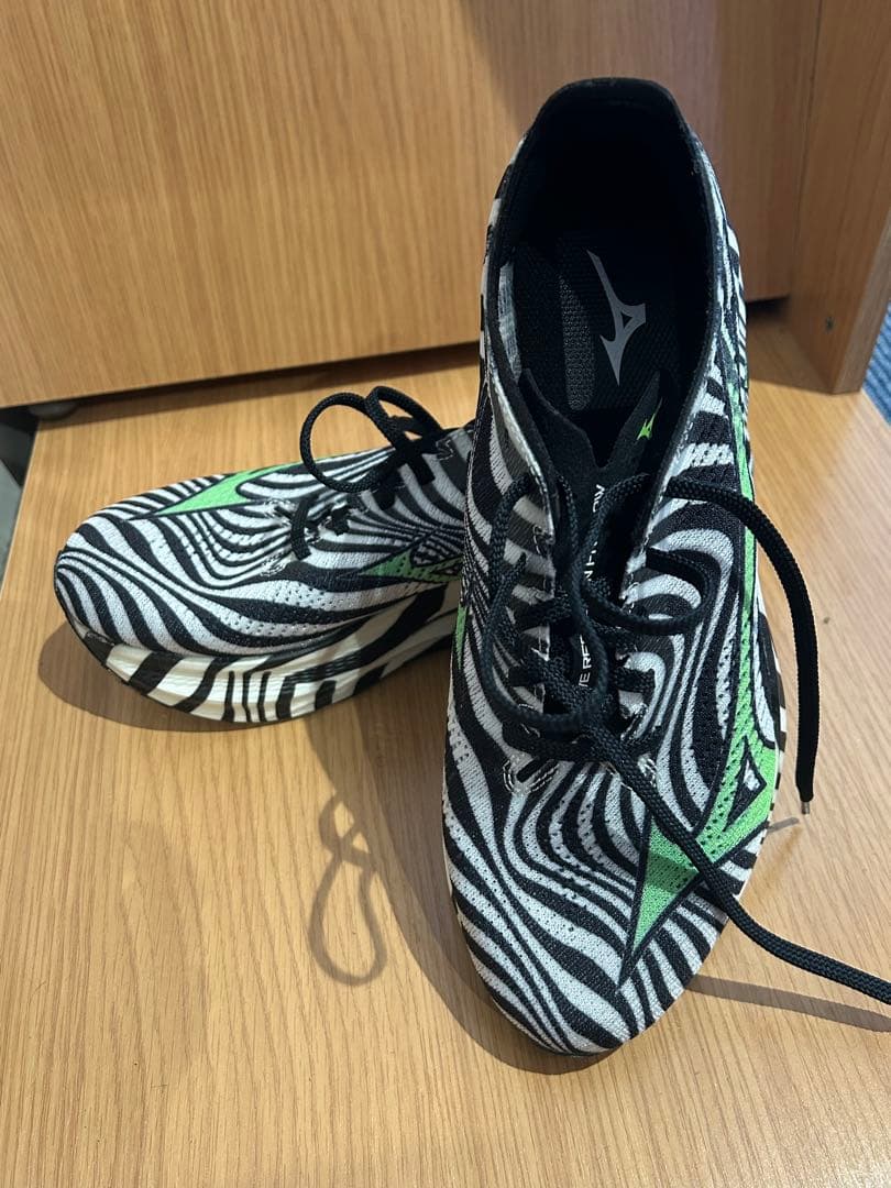 ミズノ ウェーブリベリオンプロ3low 厚底　非売品　27.0cm 駅伝