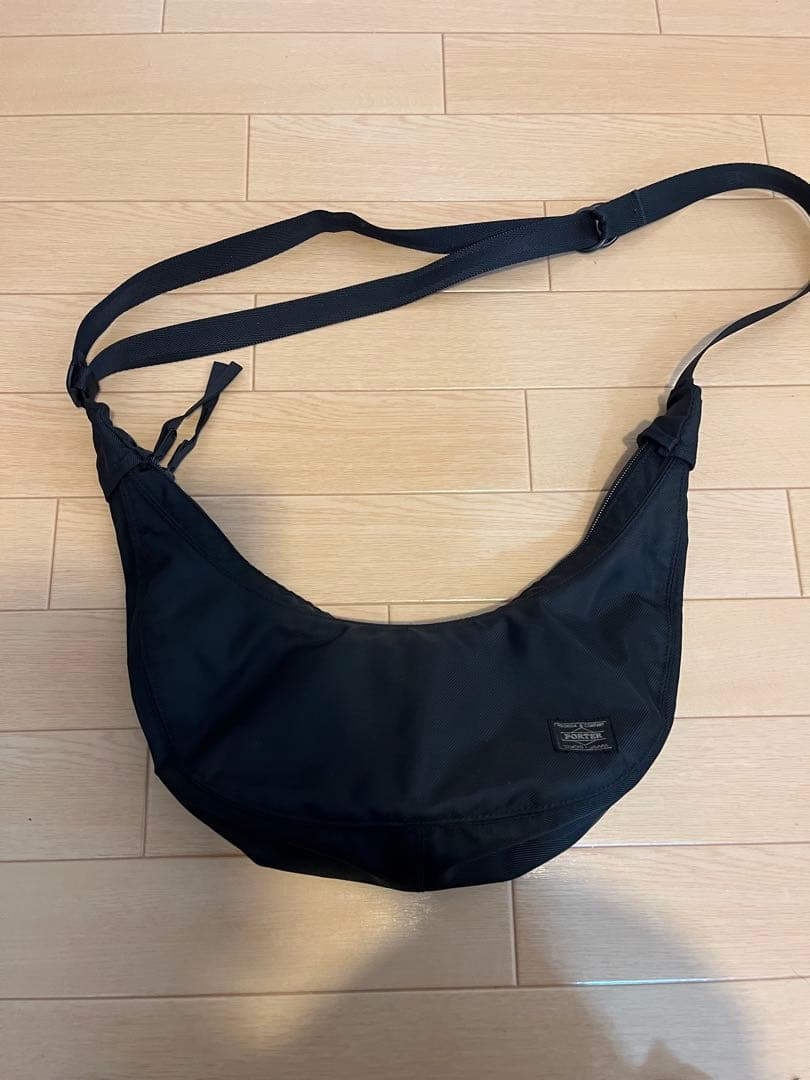 PORTER ポーター ハーフムーン ショルダーバッグ 三日月 バナナ