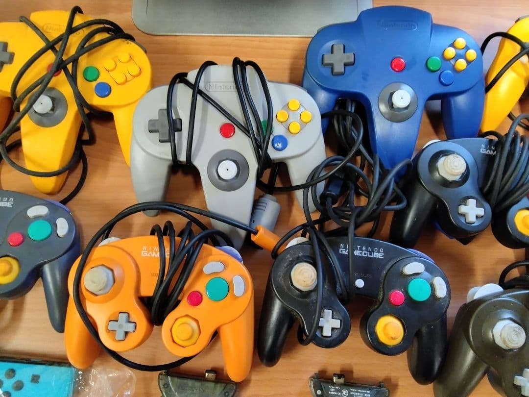 (送料無料鹿児島発)ジャンク品 任天堂 ゲーム機コントローラーセット