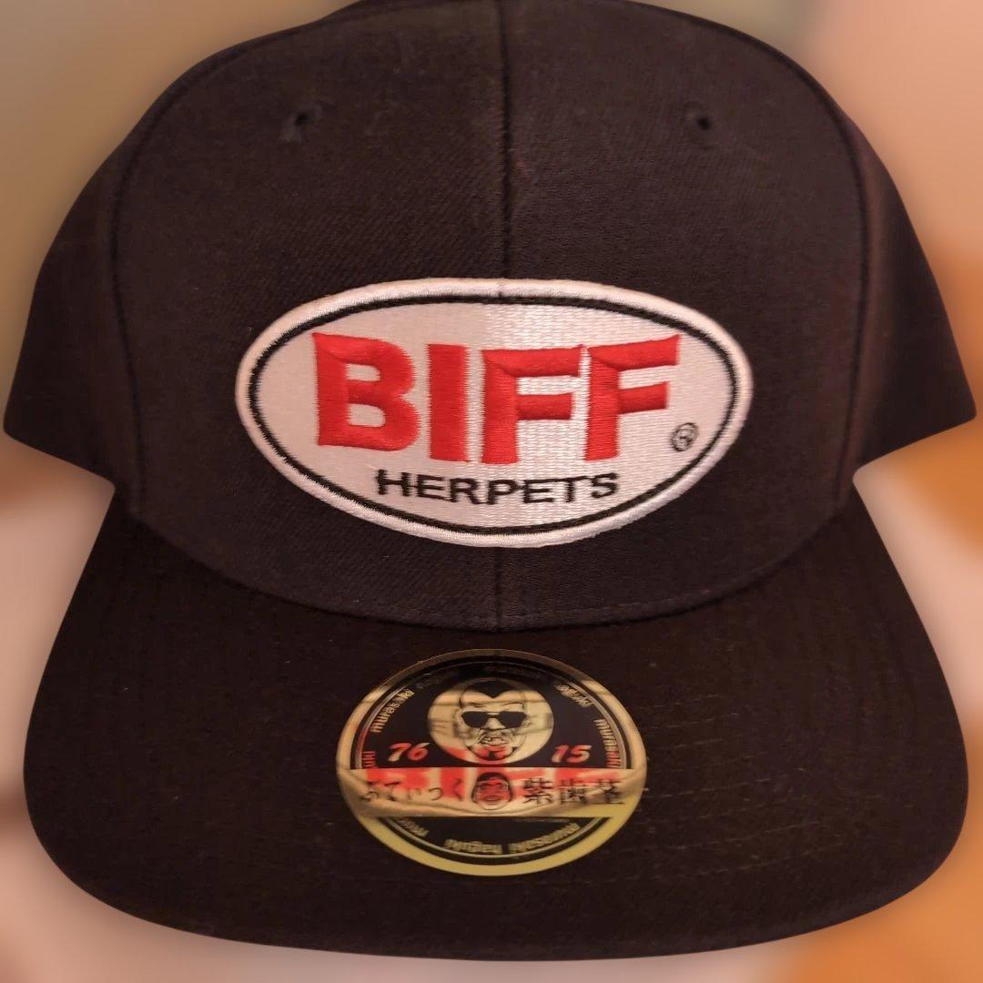 新品　BIFF キャップ　野性爆弾くっきー ぶてぃっく紫歯茎