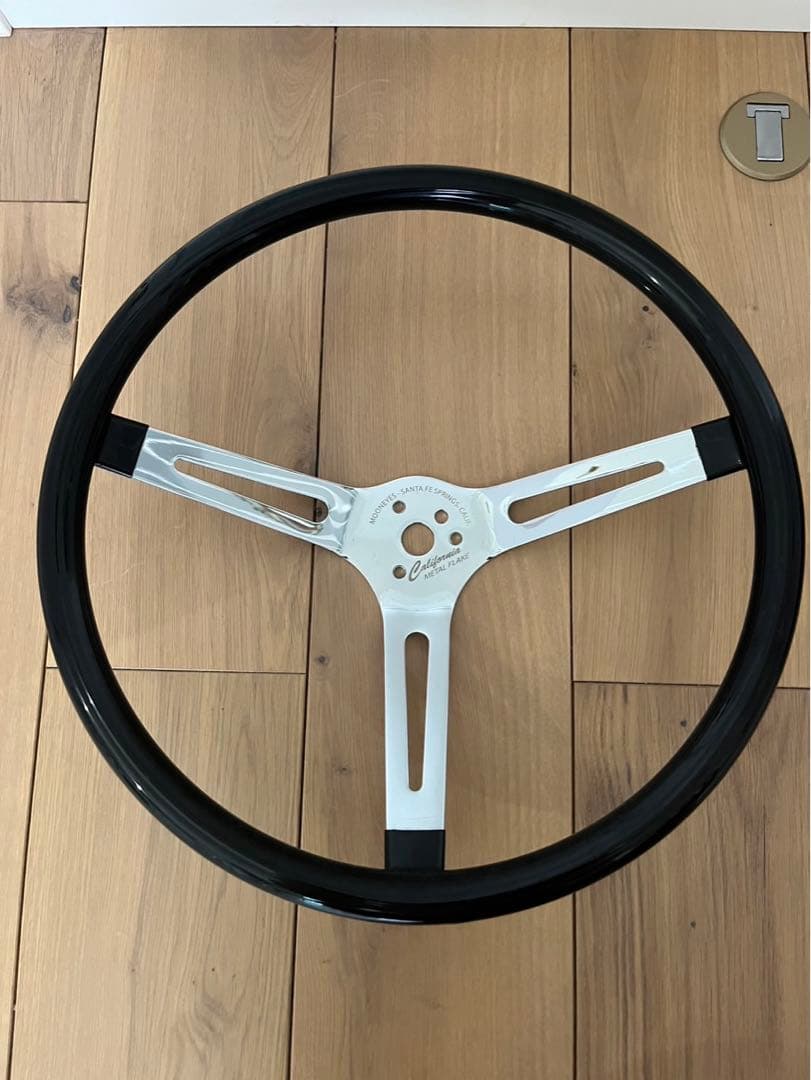 3スポーク ステアリング 黒/シルバー