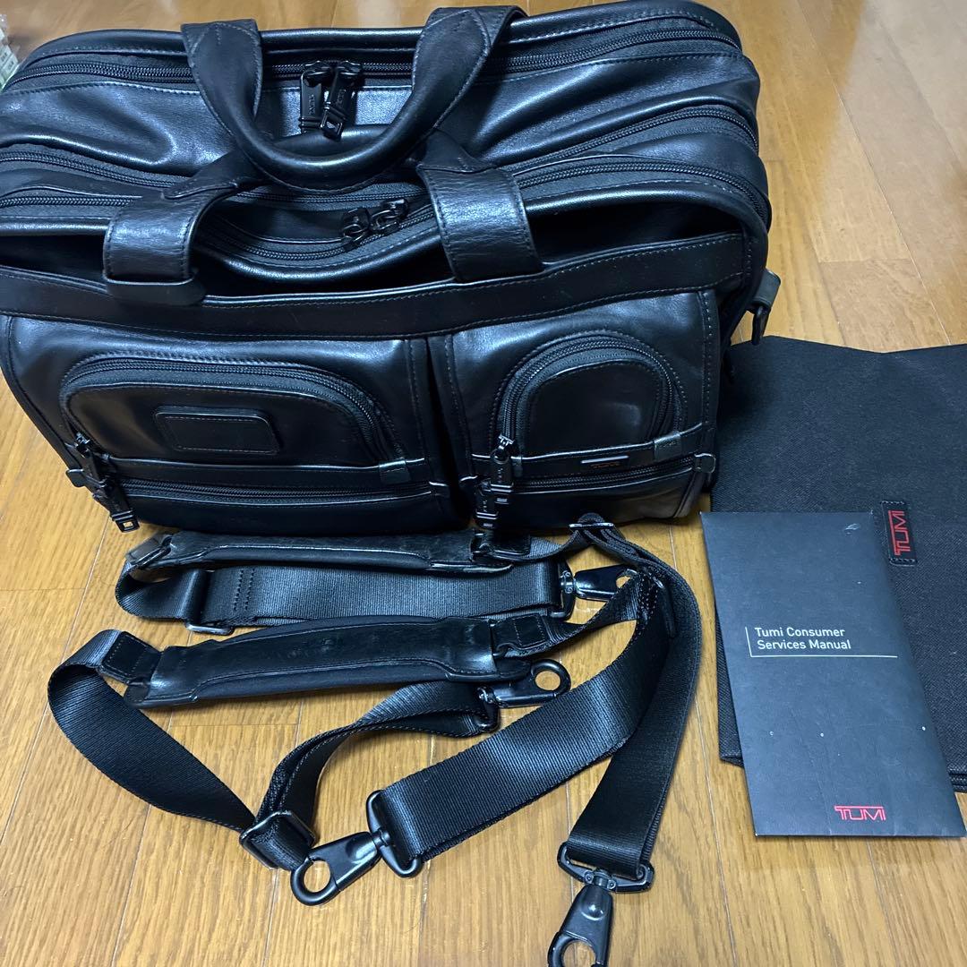 Tumi ブラック レザー ビジネスバッグ