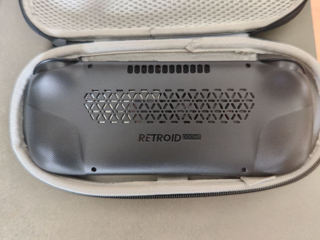 RETROID Pocket 5 黒 ゲーム機 バックプレート　ケースセット