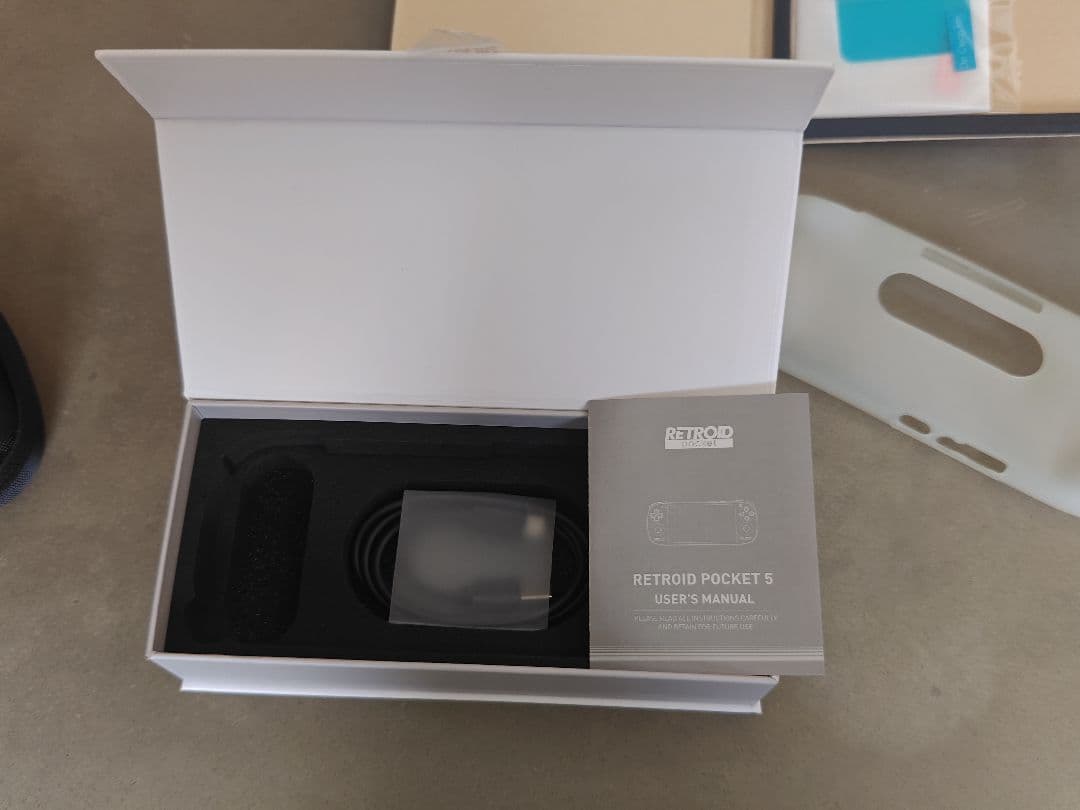 RETROID Pocket 5 黒 ゲーム機 バックプレート　ケースセット