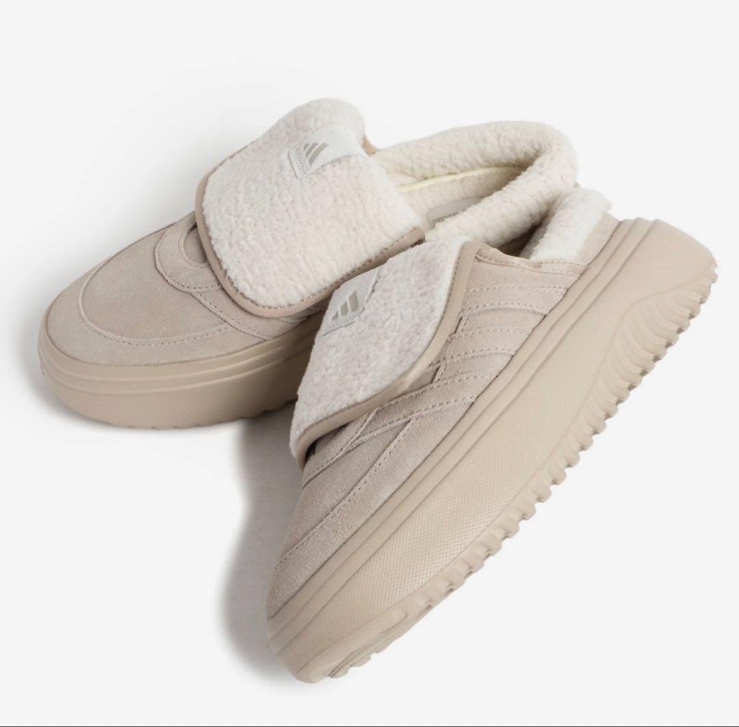 【韓国限定】adidas アディダス24㎝　ボア付き クロッグサンダル　ベージュ