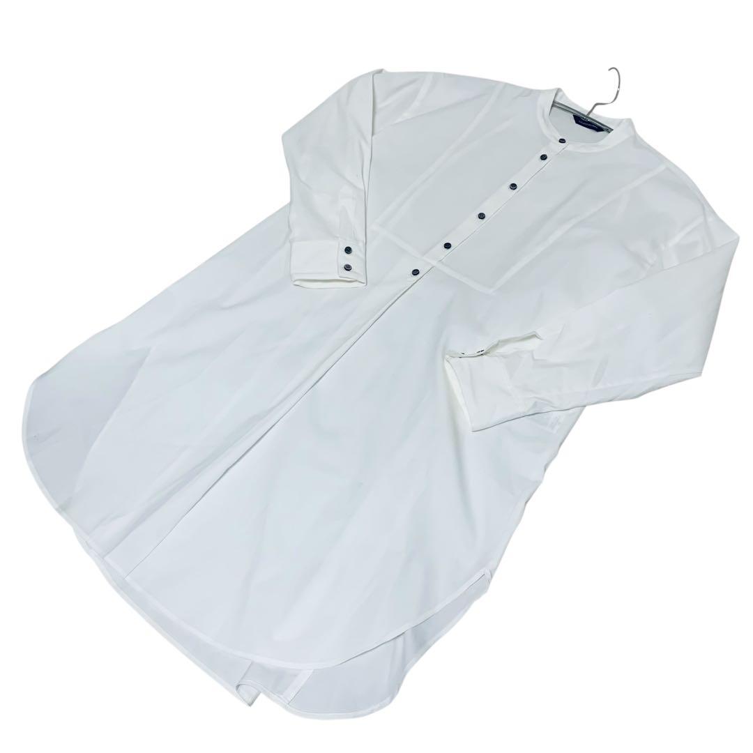 美品　OUR シワになりにくい胸元切り替えロングシャツ　ホワイト