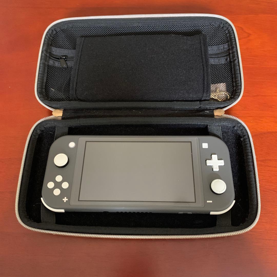Nintendo Switch Lite 本体とケース