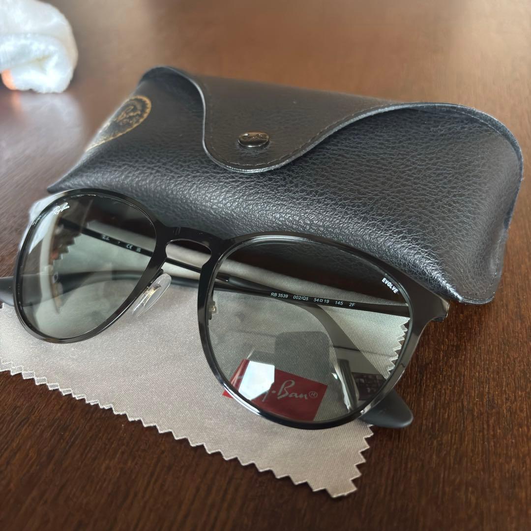 調光　レイバン RB3539 002/Q5 54 エリカメタル　Evolve