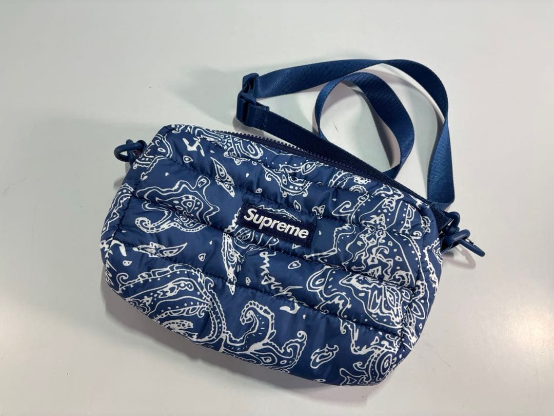 バッグ Supreme puffer side bag Blue Paisley