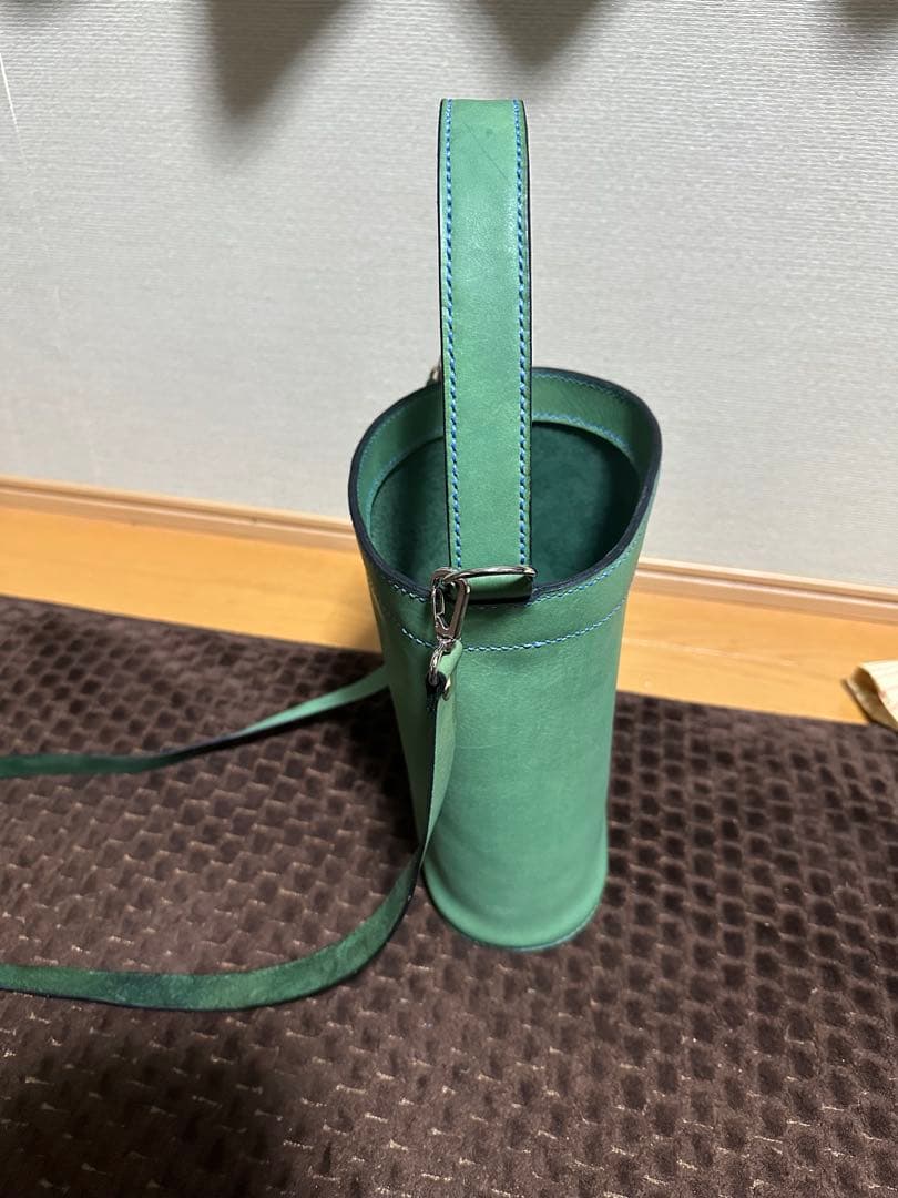 本革　バケツバッグ