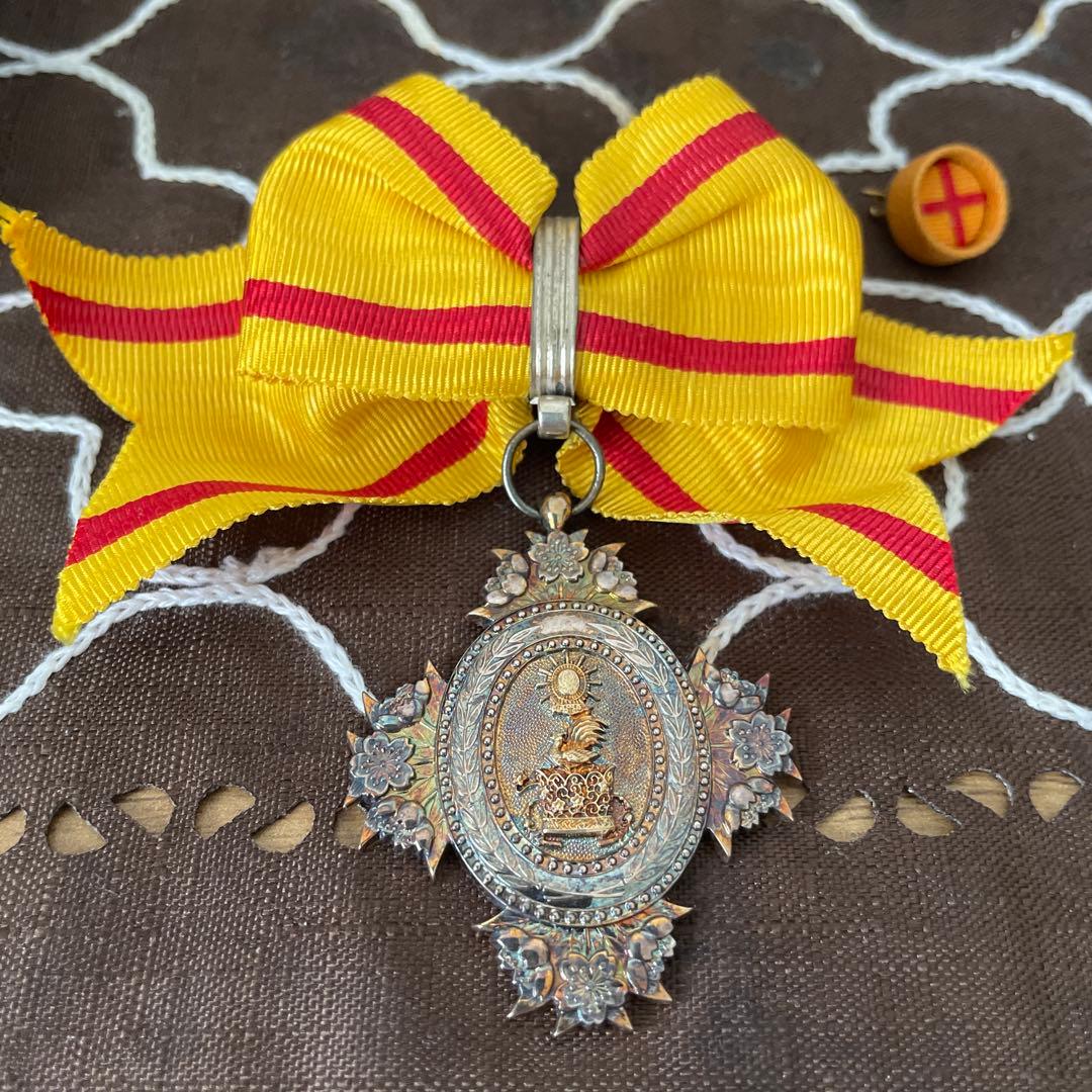 【レア 美品】勲七等宝冠章