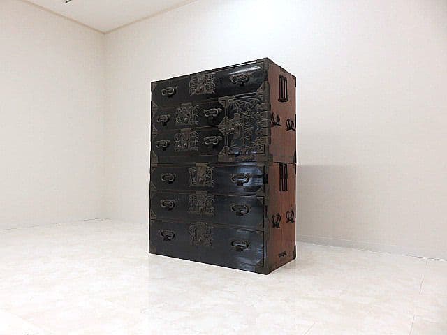 n*u様 黒漆時代箪笥　2段重ね　和箪笥/整理箪笥/着物箪笥　変わり金具/庄内箪