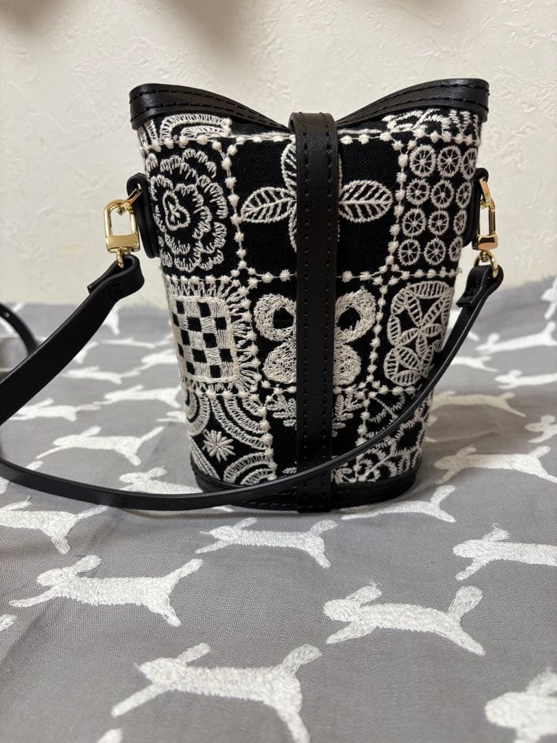 ミナペルホネン生地と牛革で作ったバッグ