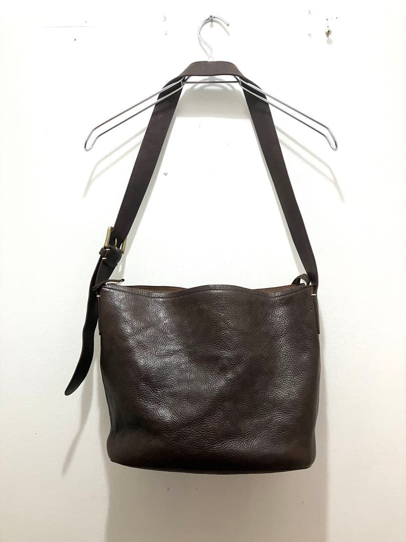 ARTS&SCIENCE レザーショルダーバッグ