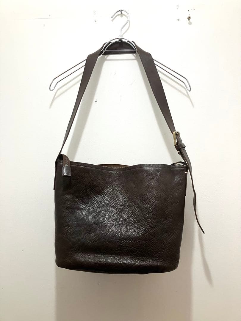 ARTS&SCIENCE レザーショルダーバッグ