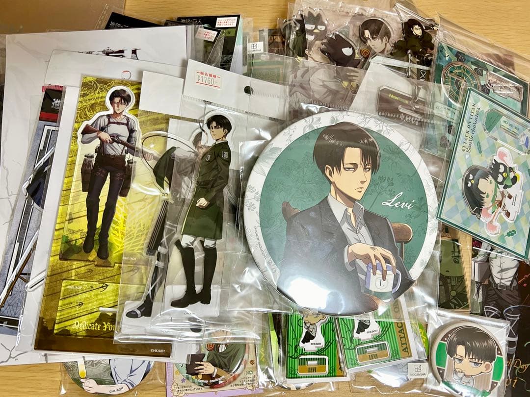 進撃の巨人 リヴァイ グッズ福袋