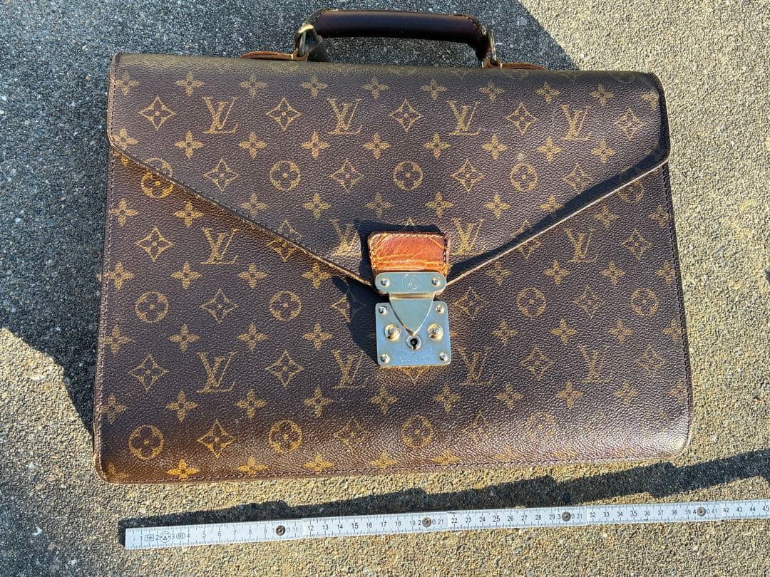 M*様 ハンドバッグ モノグラム セルヴィエット コンセイエ　LOUIS VUI