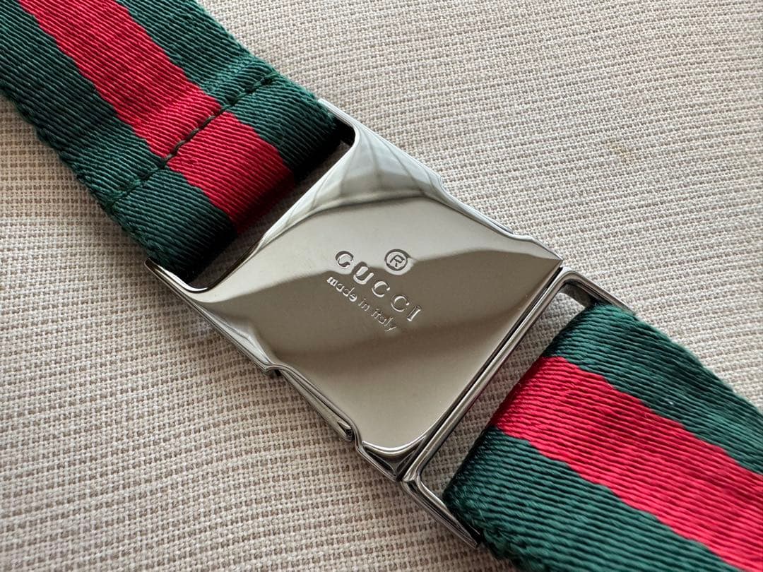 美品 GUCCI ボディバッグ・ウエストポーチ ケース付き！