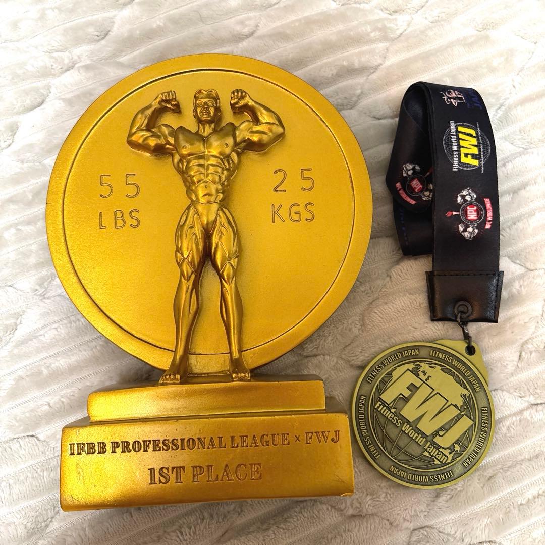 FWJ フィジーク　優勝　1位　トロフィー×メダル