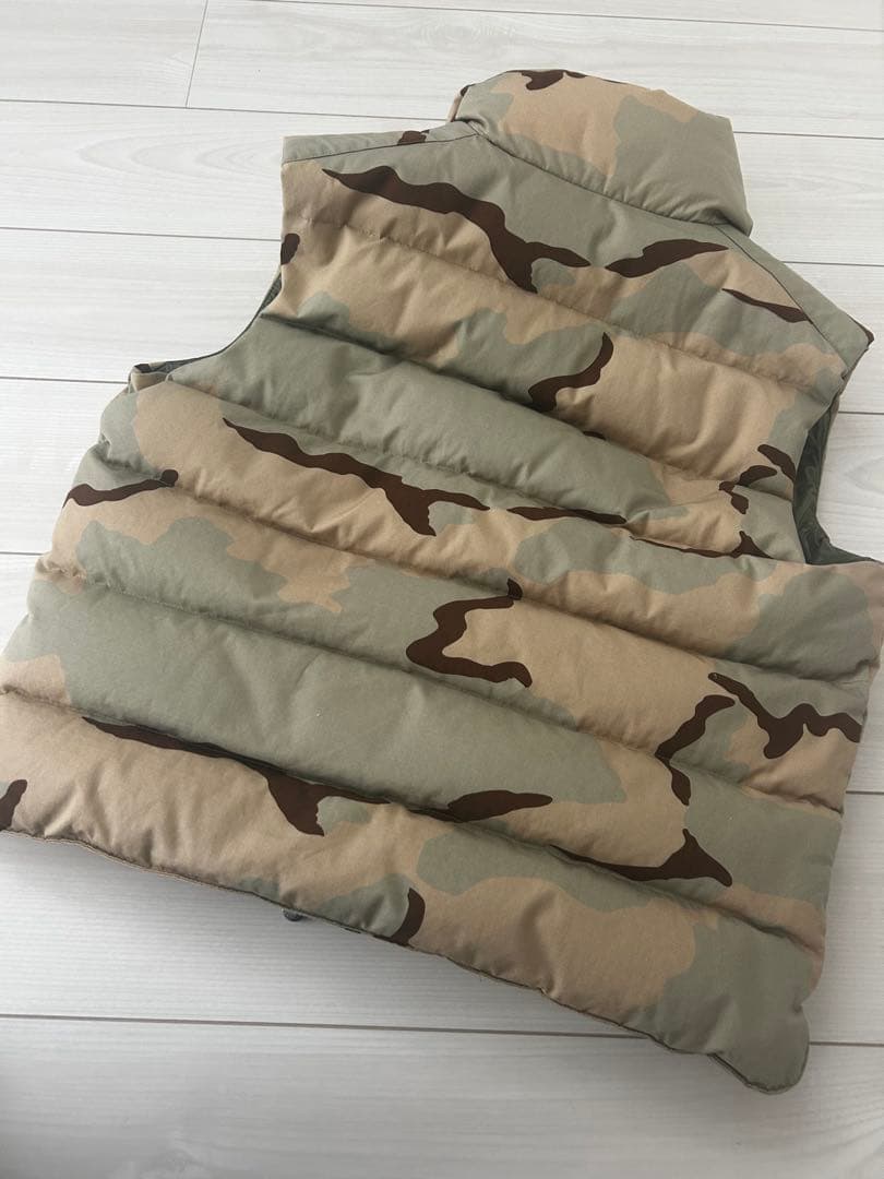 モンクレール カモフラージュ ダウンベスト