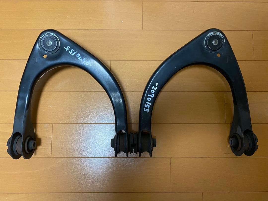レクサス　IS 純正フロントアッパーアーム　GSE20