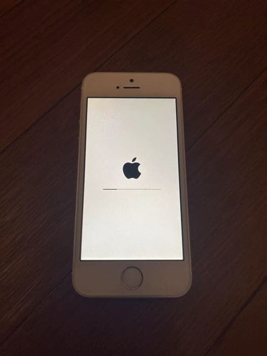 iPhoneSE ・シルバー・画面新品