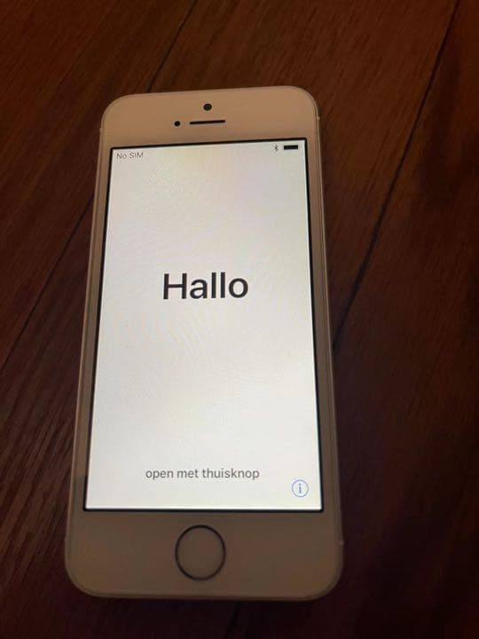 iPhoneSE ・シルバー・画面新品