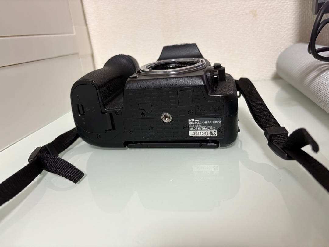 Nikon D7500 ボディ + 18-200mm VR レンズ フルセット