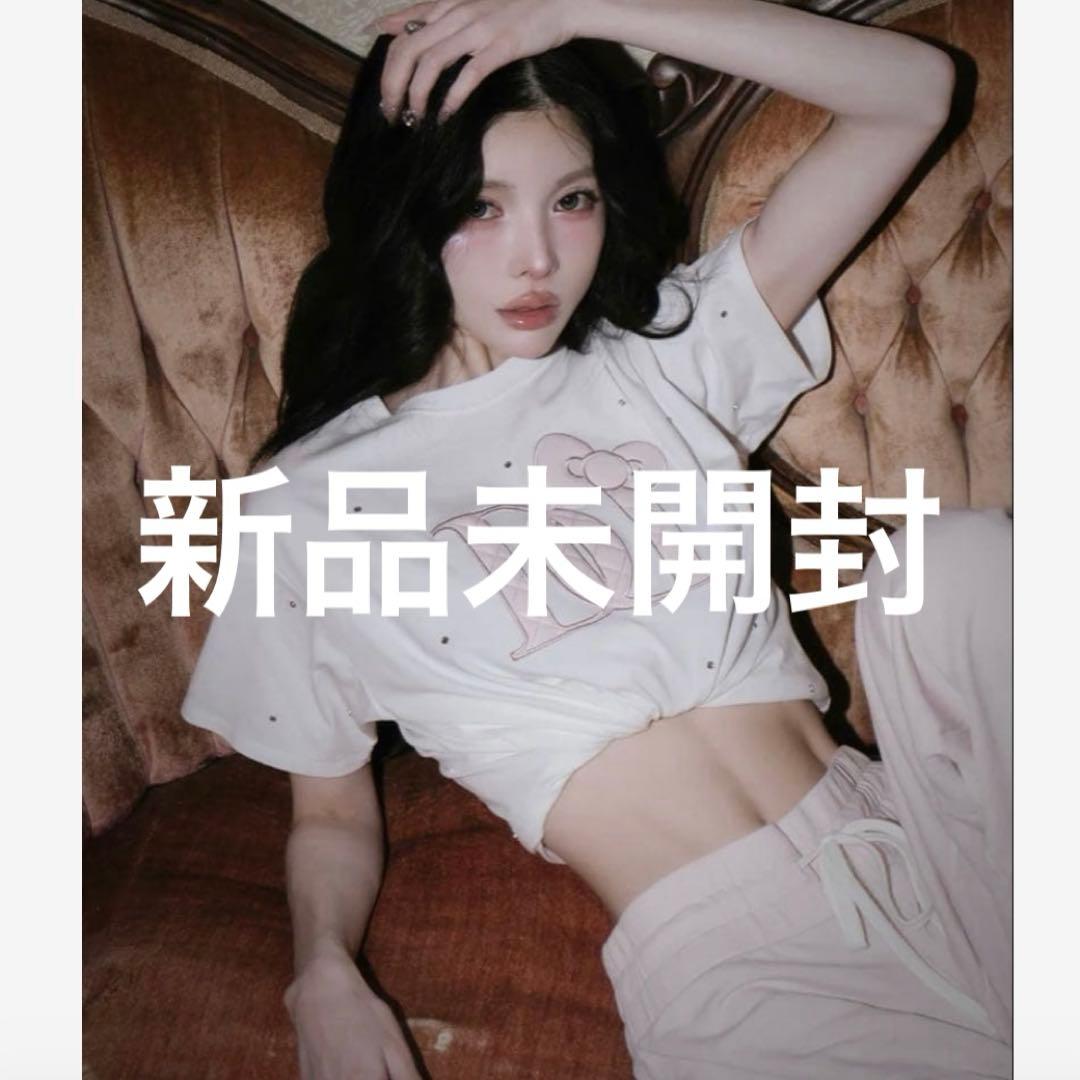 Darich Hello DarichキルティングアップリケビジューTシャツ