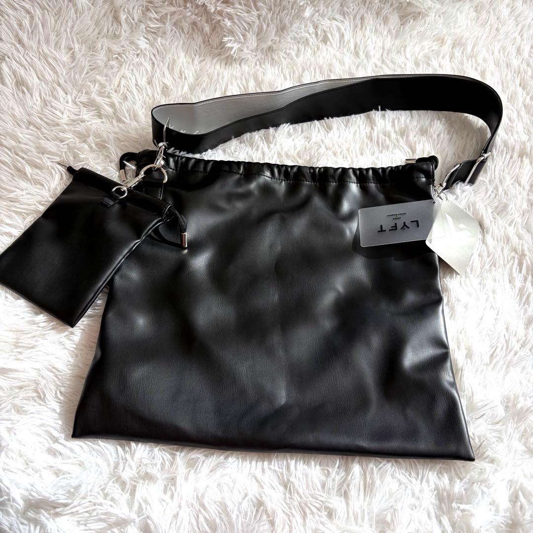【完売品、タグ付き✨】LYFT BAG バッグ　ブラック