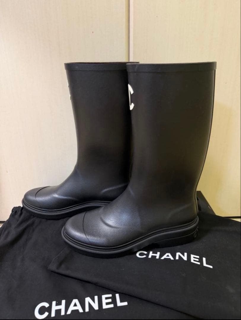 CHANEL ブラック 長靴・レインブーツ 収納袋付き　38