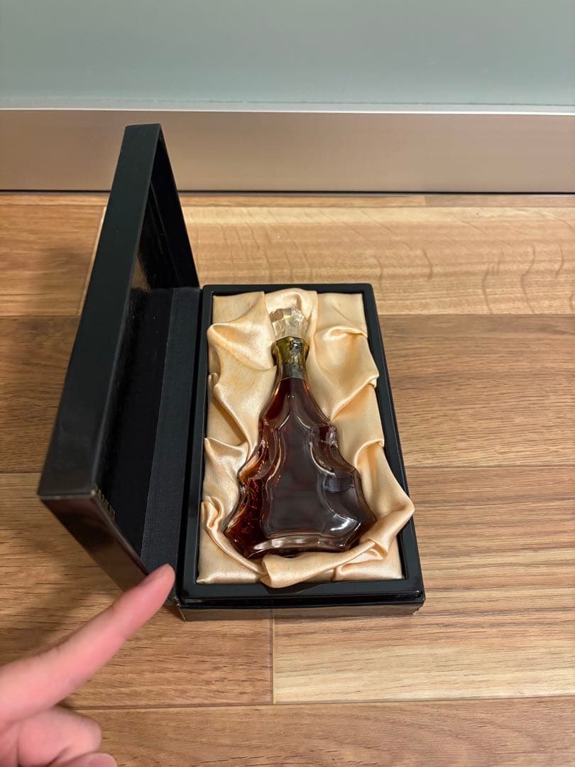 カミュ ジュビリー ミニボトル バカラクリスタル　未開封