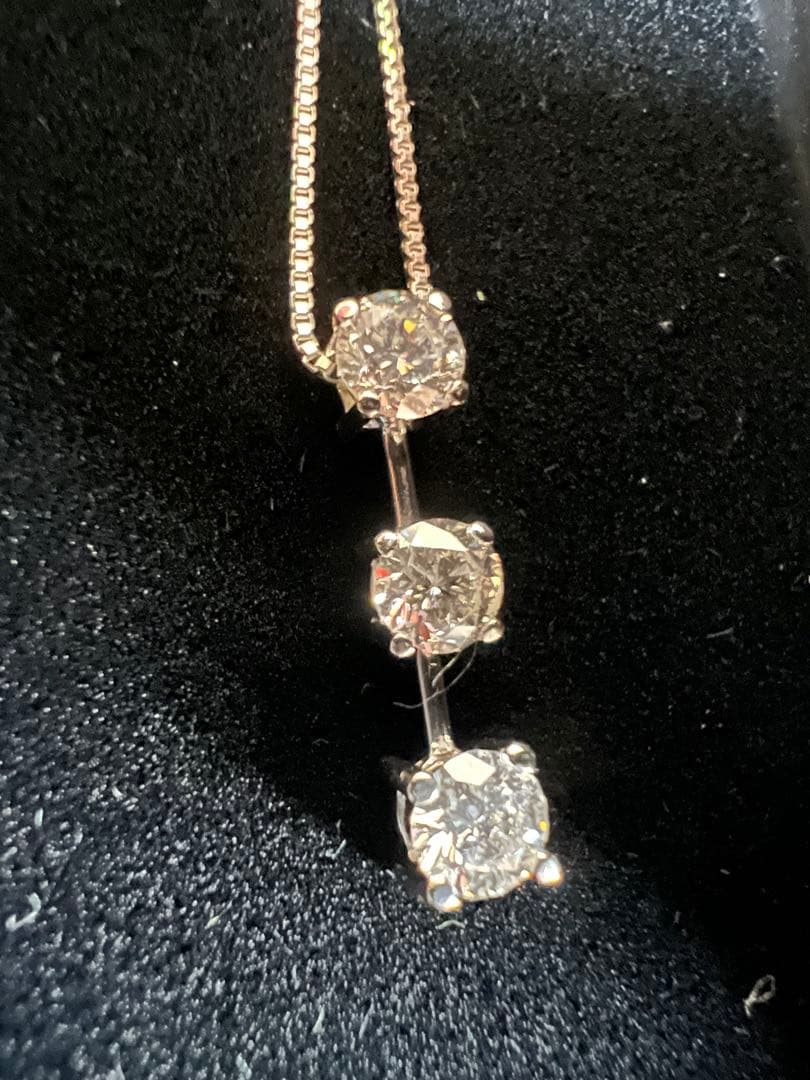 未使用　天然ダイアモンドネックレス　鑑別書付き