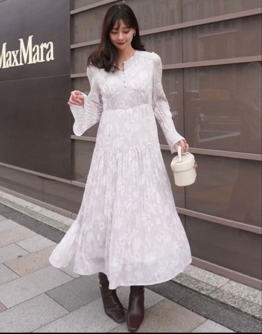 Her lip to　Floral Pleated Dress