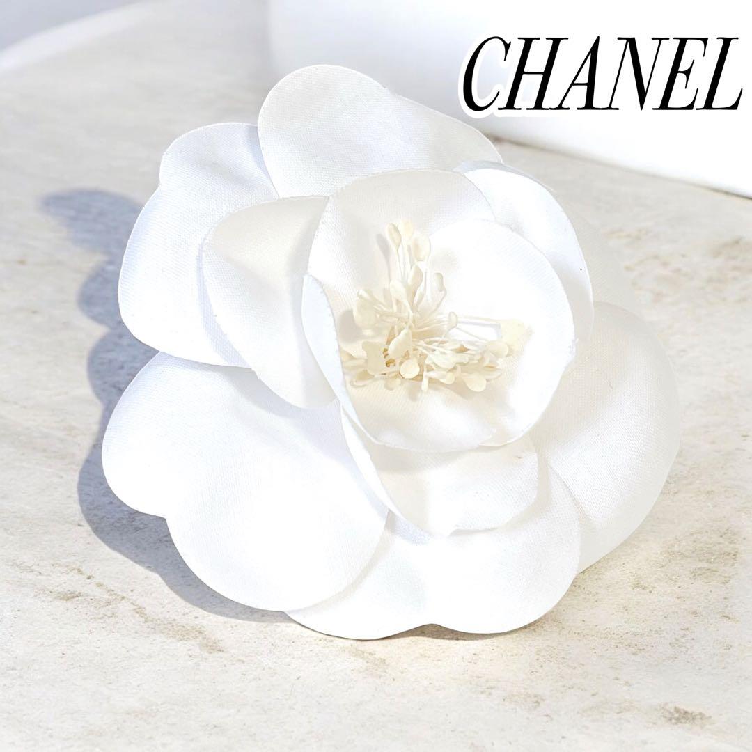 CHANEL シャネル　箱付　カメリア　コサージュブローチ　フォーマル　白