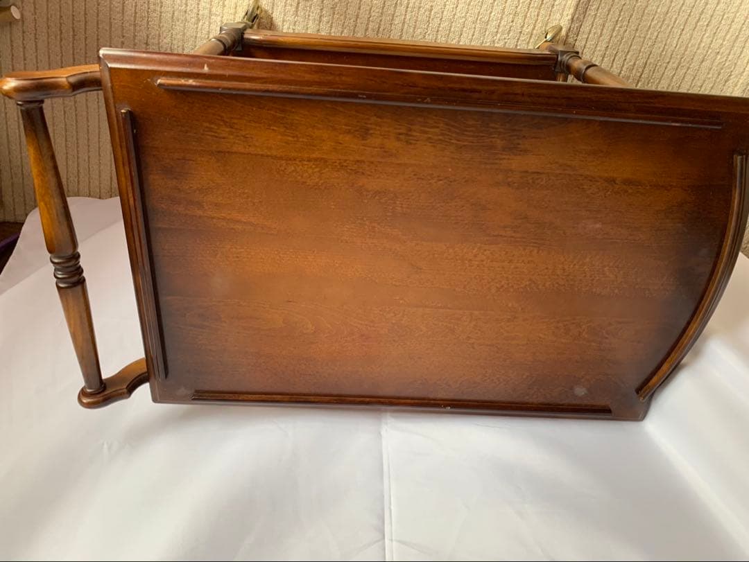 カリモク　木製キャスターテーブル