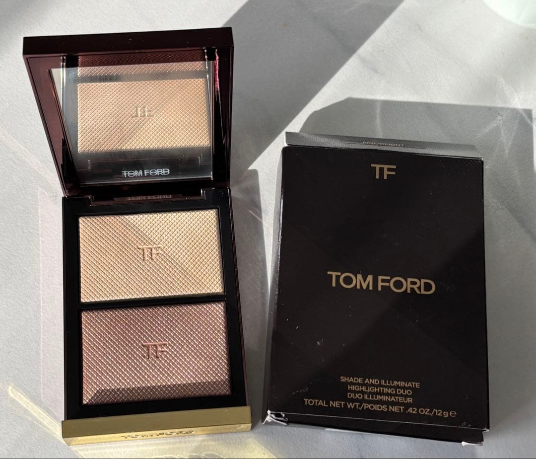 トムフォード　シェイドアンドイルミネイトハイライティングデュオ　ムードライト