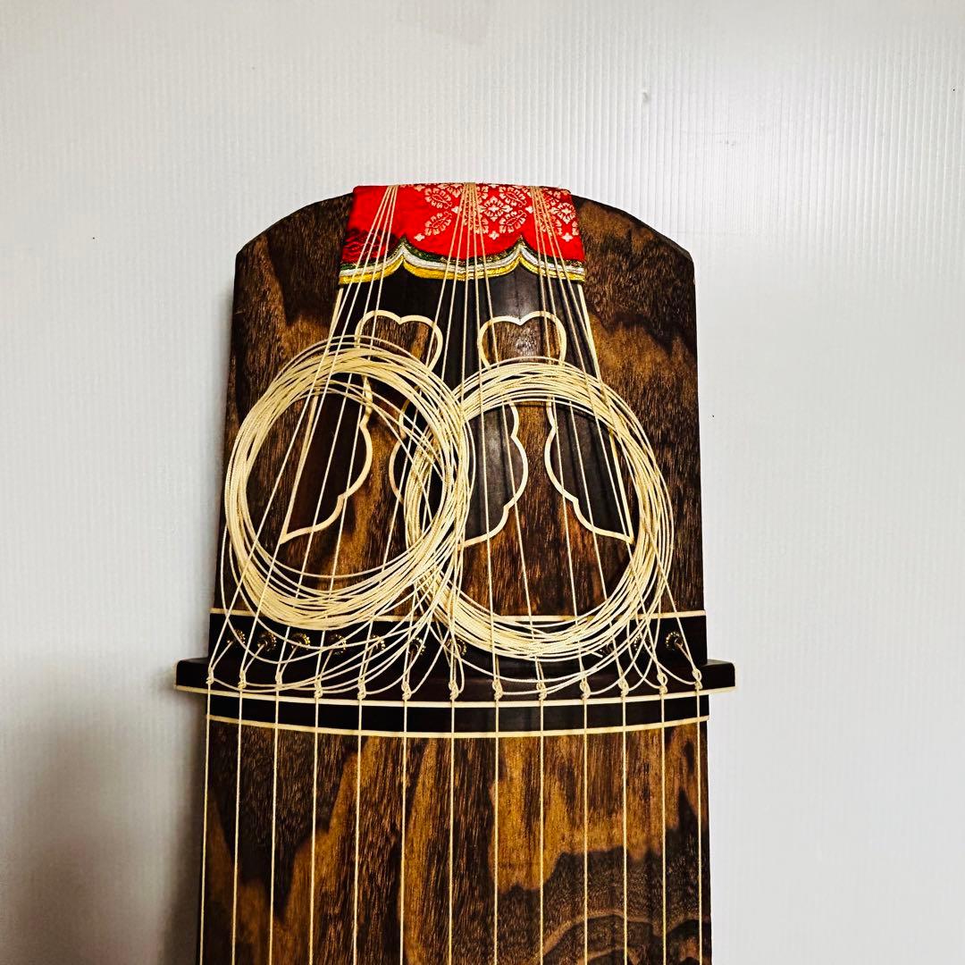 【良品】琴 13弦 並甲、すだれ彫り　時絵