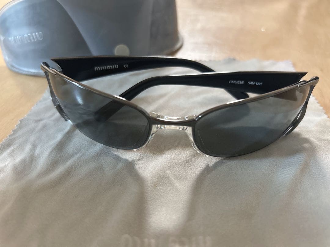 MIU MIU サングラス