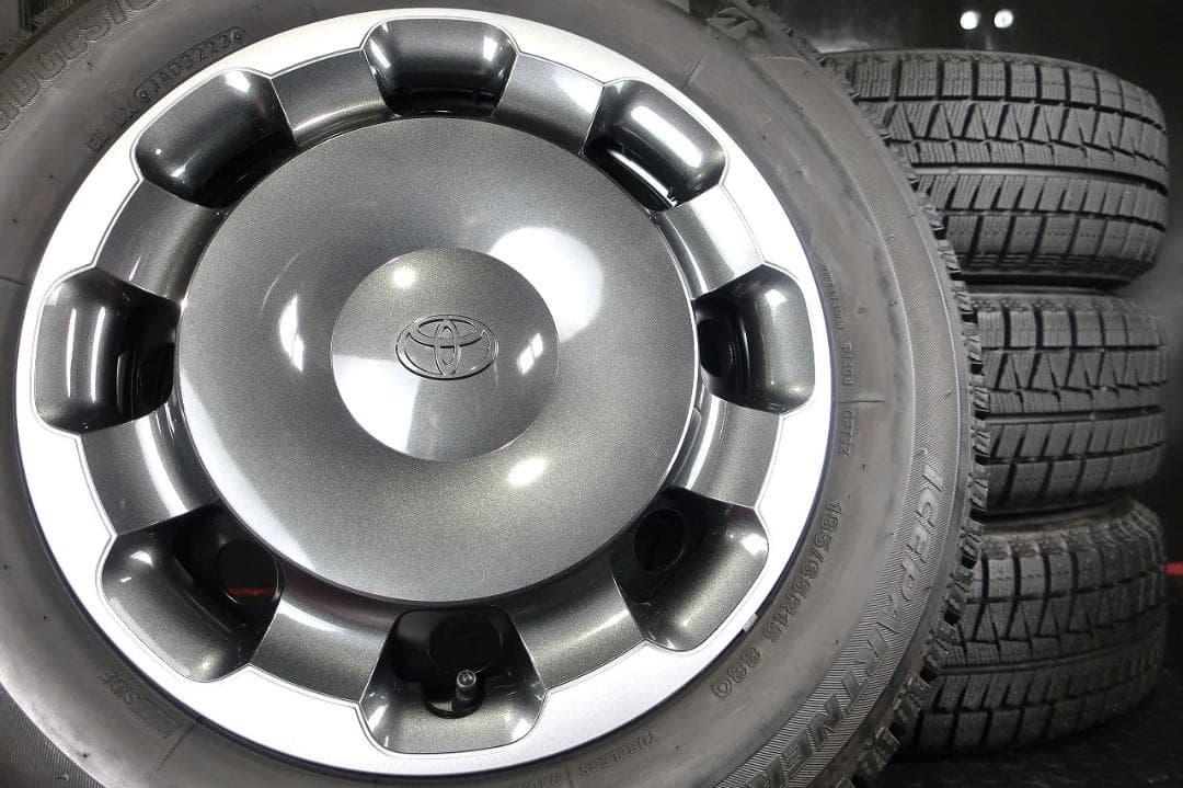 新車外し品 トヨタ 現行 10系シエンタ BSスタッドレス 185/65R15