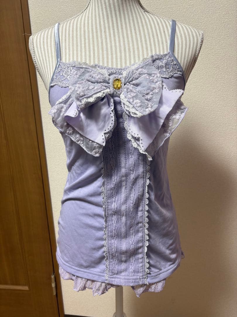 axes femme ラベンダー フリルリボン キャミソール