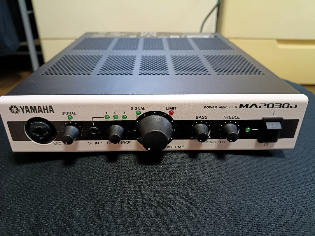 YAMAHA　MA2030a Power Amplifier