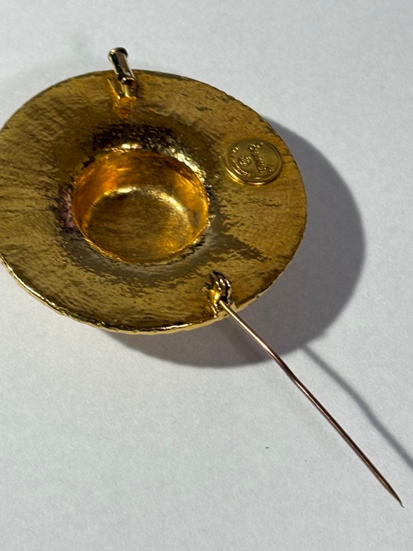 CHANEL 本物保証 ピンブローチ 麦わら帽子 5.3cm ゴールドカラー