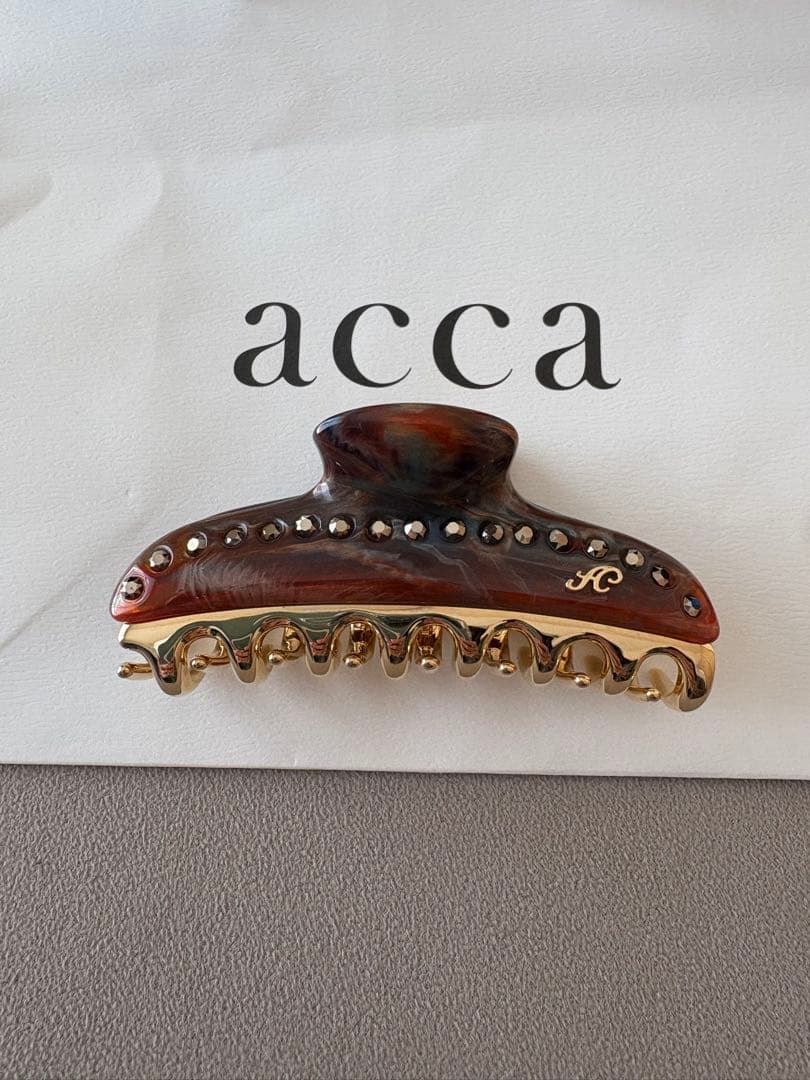 acca ティアラクリップ　Mサイズ