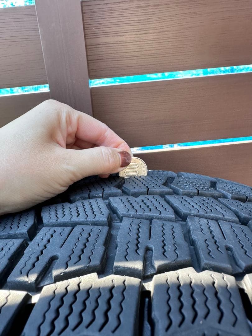 値下げ！MINIクロスオーバー F60スタッドレスタイヤ　４本セットDUNLOP