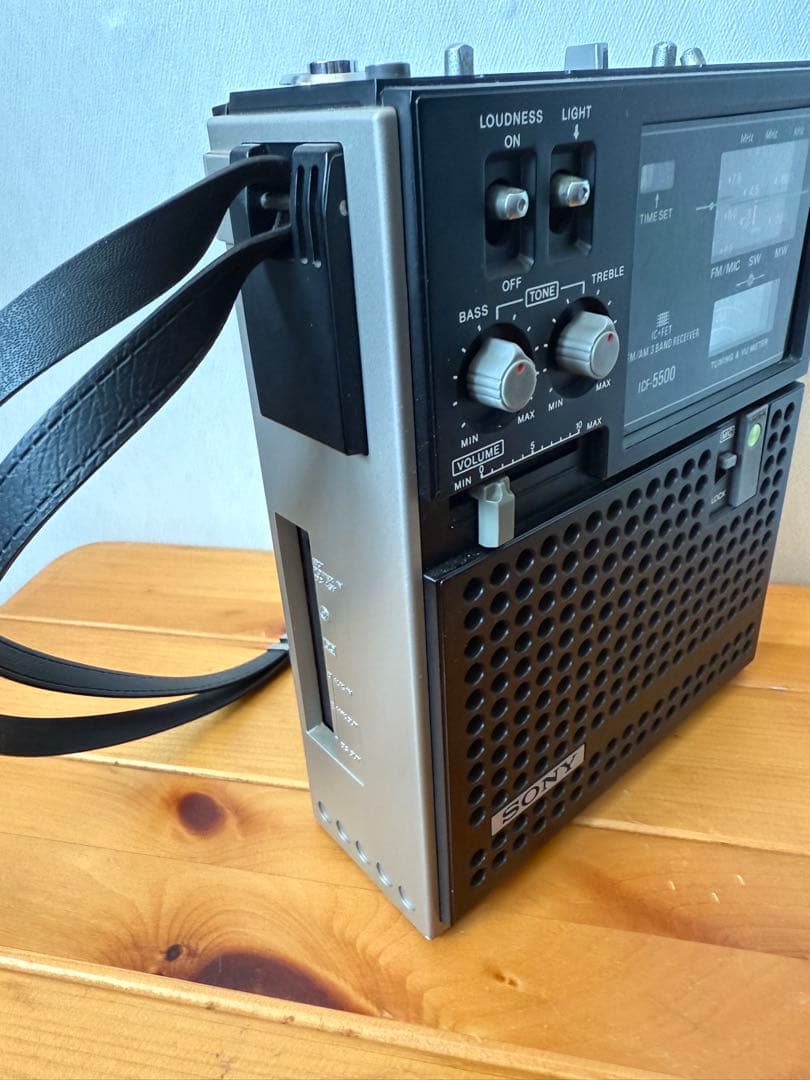 SONY ICF-5500 ポータブルラジオ　ケース付