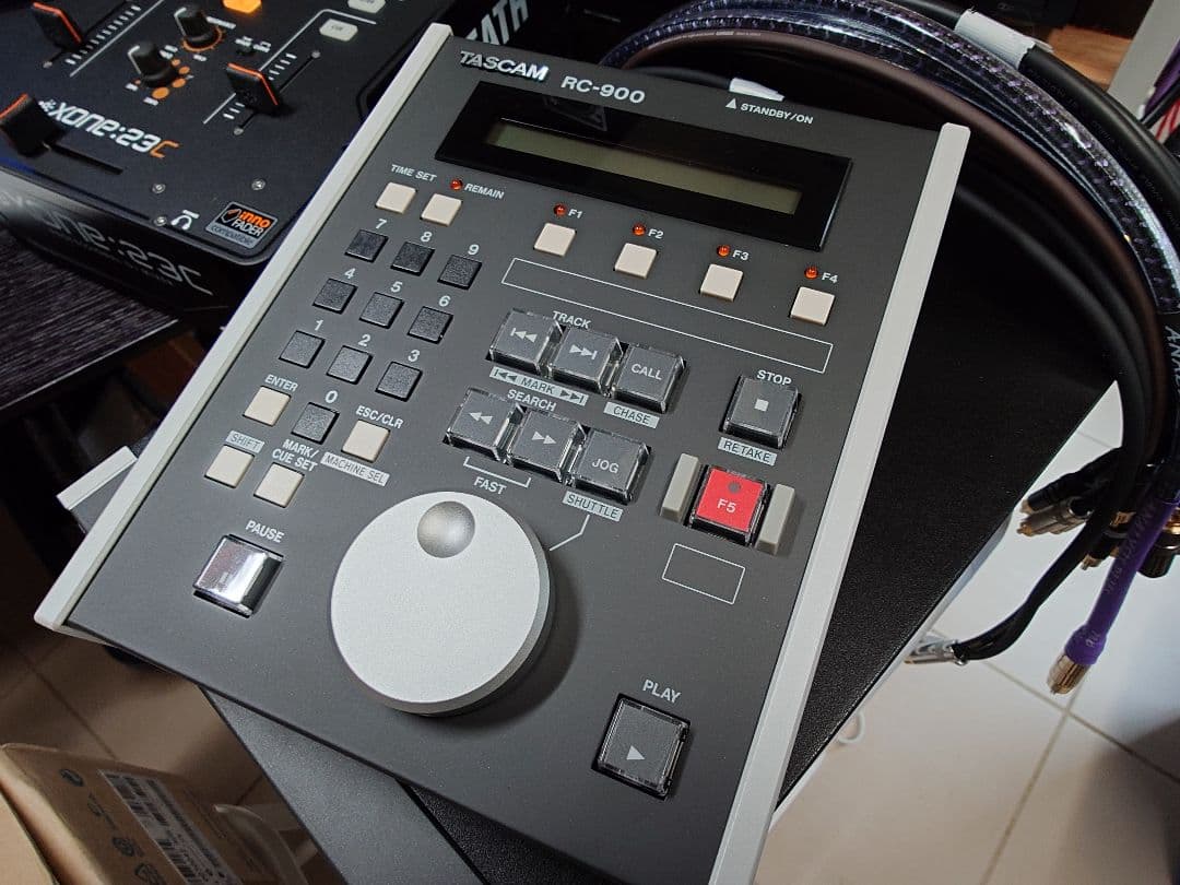 TASCAM タスカム RC-900 ユニバーサルコントロールユニット
