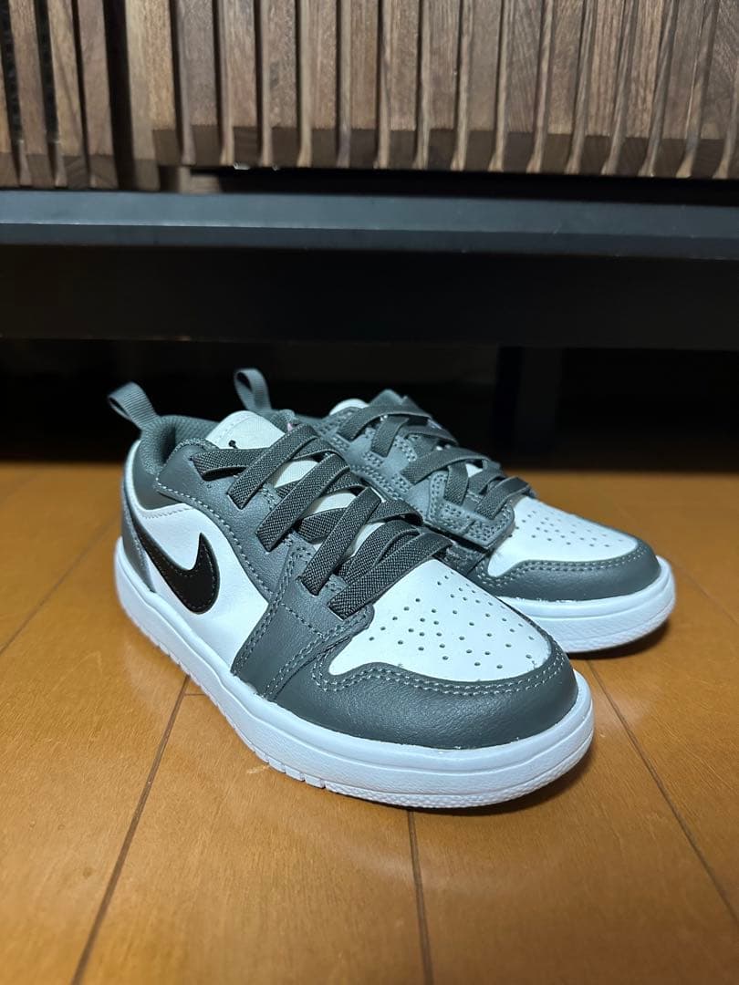ジョーダン　キッズスニーカー　1LOW ALT